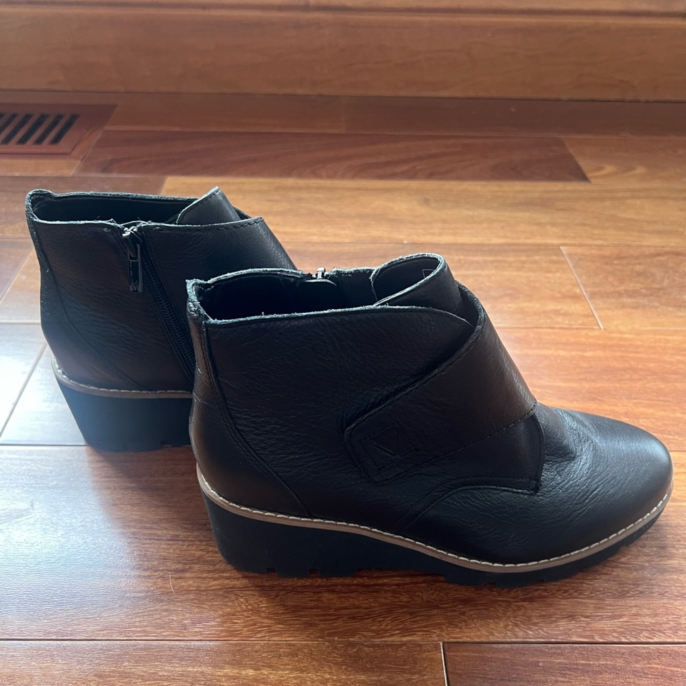 Vionic Wedge Bootie - Picture 3 of 4